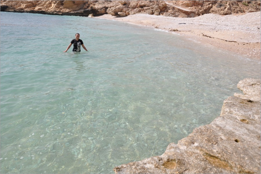the water is so clean and warm - not just because we wear shorts & tshirt (you should always cover sholders & knees in oman)